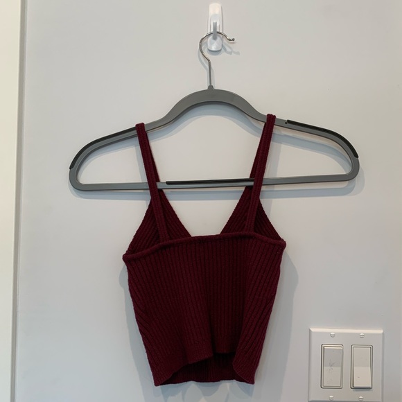 ‼️Last chance by Feb 5‼️ Maroon knit crop top - Picture 2 of 3